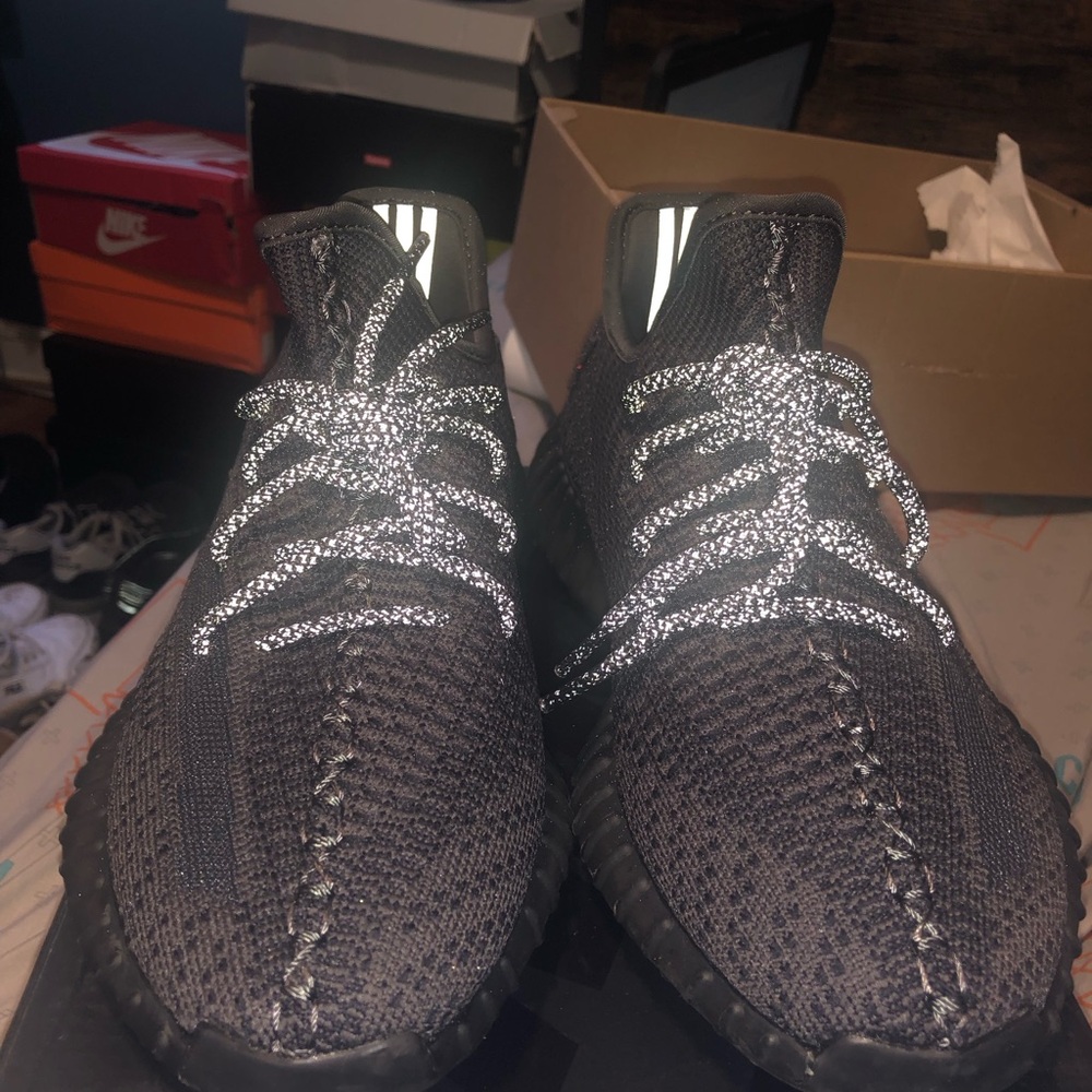 Black Yeezys size 8.5